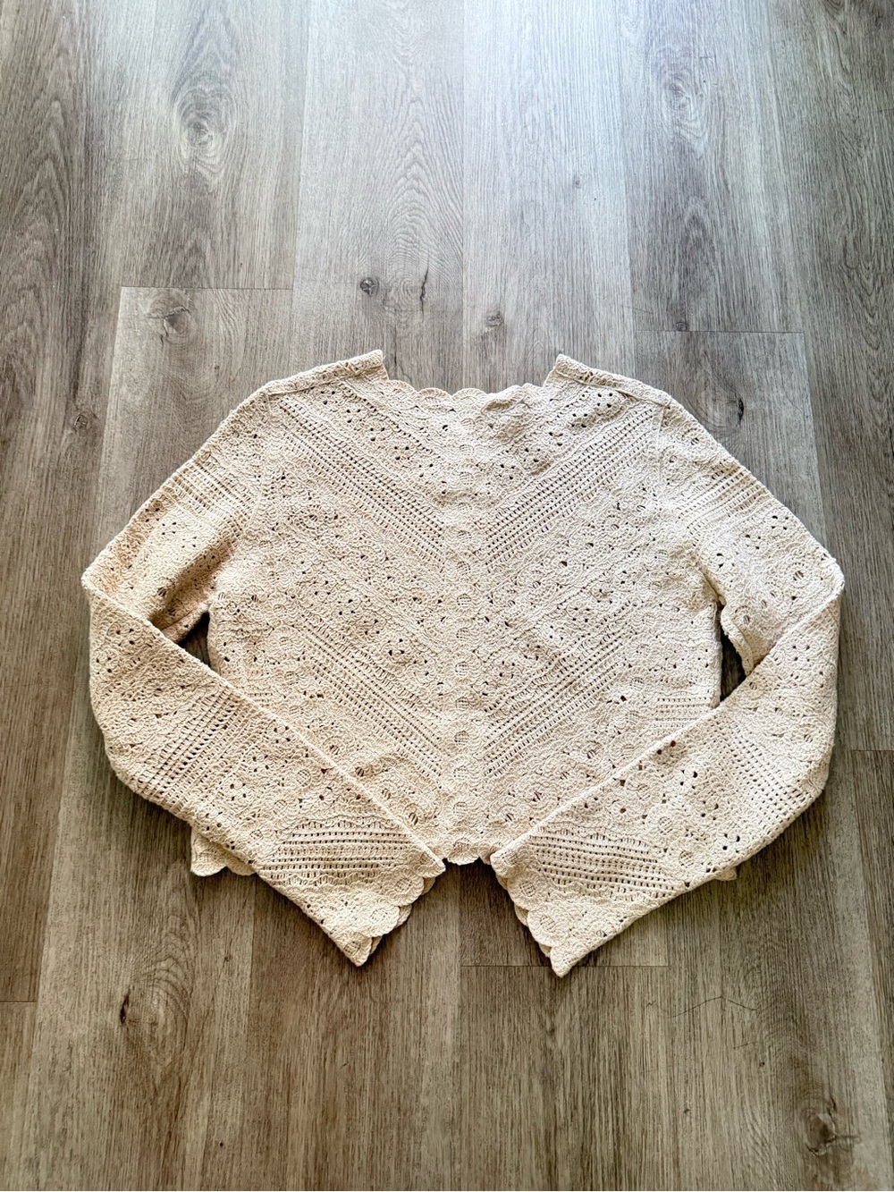 Z supply cressa tan cropped button front crochet scalloped cardigan small NEW - Picture 8 of 11